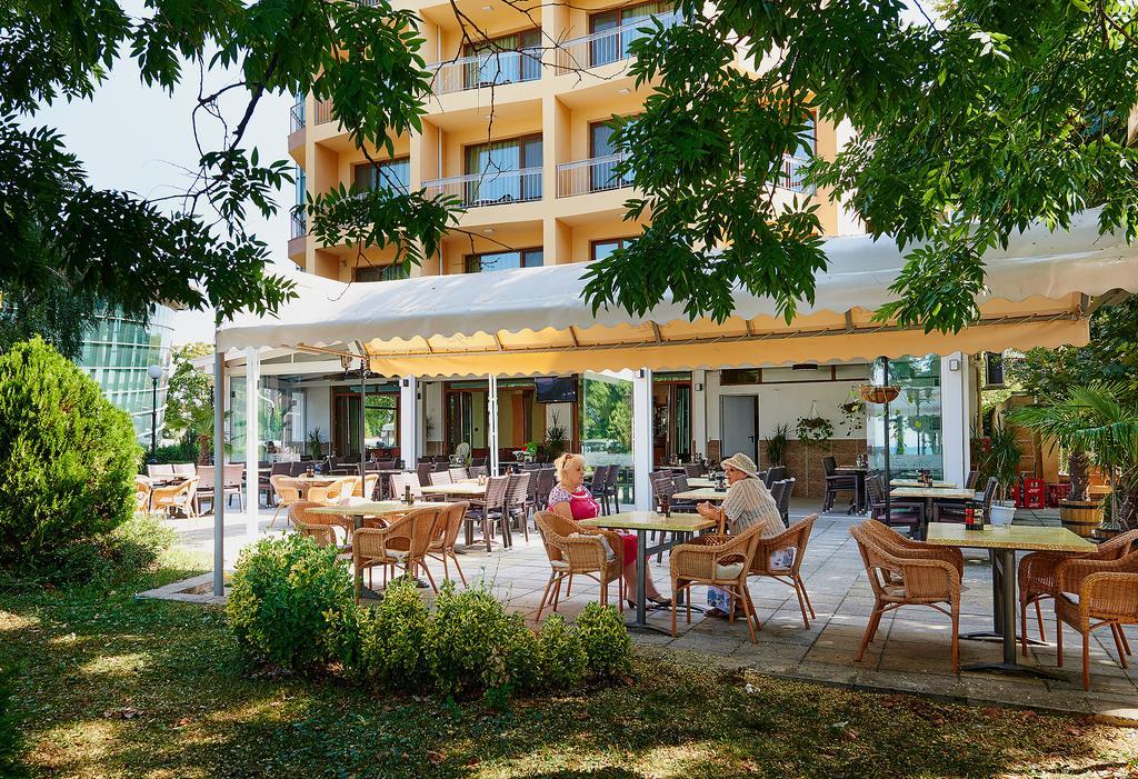 Paradise Hotel & Relax Center Pomorie Exterior photo