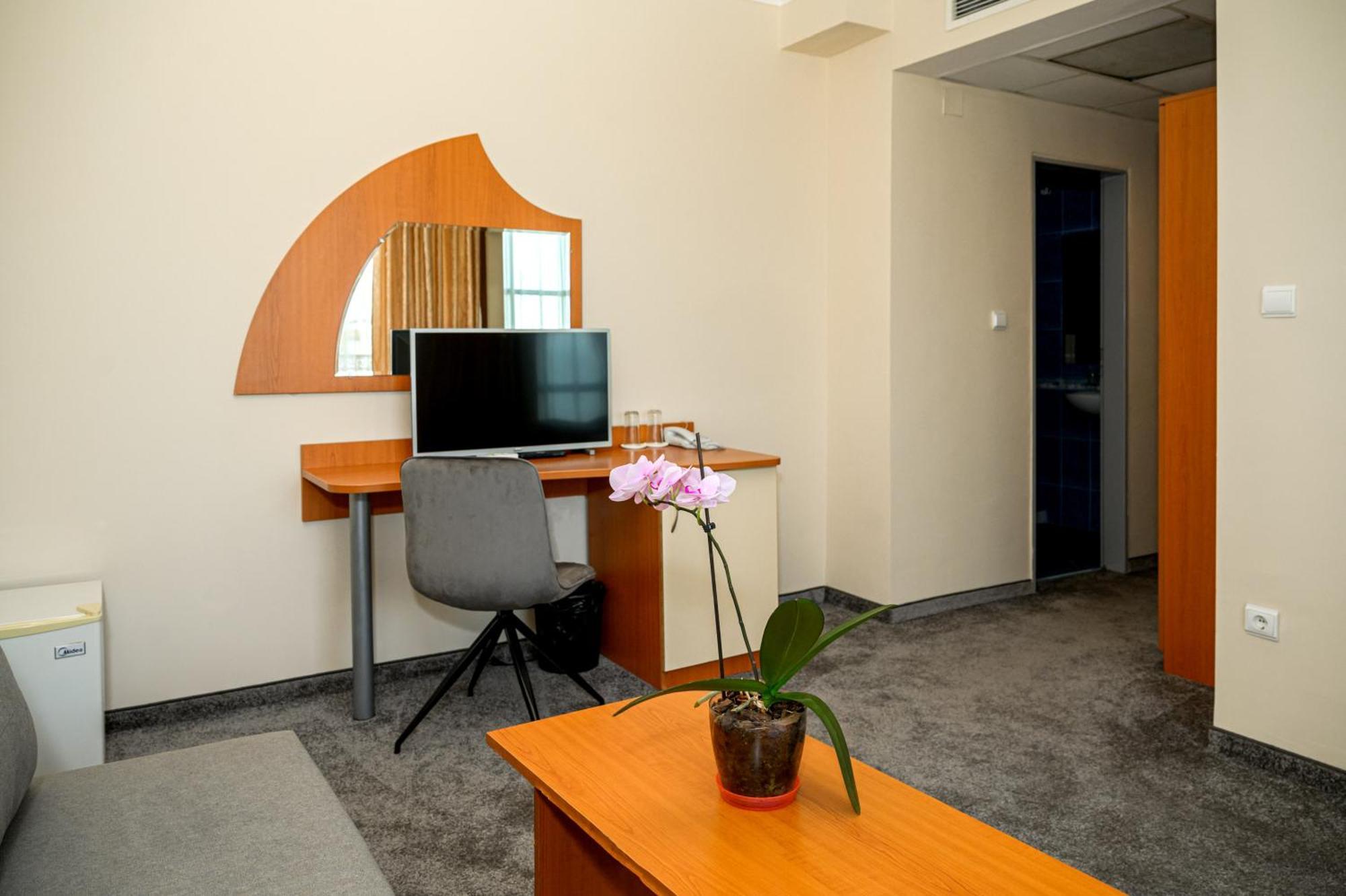 Paradise Hotel & Relax Center Pomorie Exterior photo