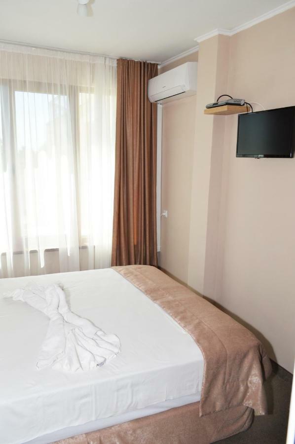 Paradise Hotel & Relax Center Pomorie Exterior photo