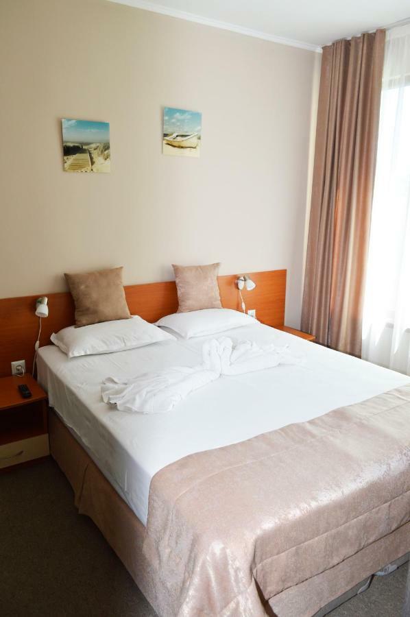 Paradise Hotel & Relax Center Pomorie Exterior photo